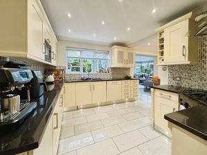 Kitchen- click for photo gallery